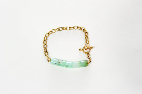 Bracelet Chrysoprase beads with chunky gold chain and gold toggle